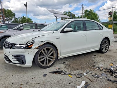 1VWAA7A33JC****** 2018 Volkswagen Passat