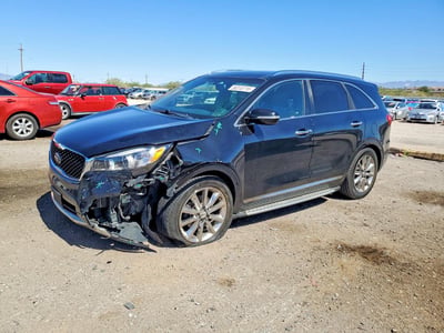 5XYPK4A52GG****** 2016 Kia Sorento