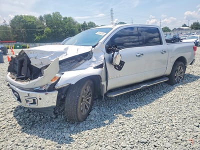 1N6AA1E52HN****** 2017 Nissan Titan