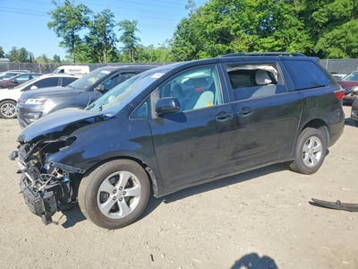 5TDKK3DCXFS****** 2015 Toyota Sienna