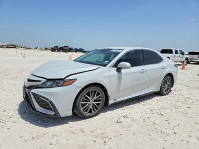 4T1T11AK2NU****** 2022 Toyota Camry