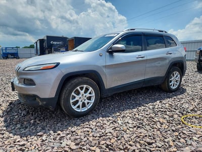 1C4PJMCB3GW****** 2016 Jeep Cherokee