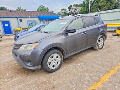 JTMZFREV7FJ****** 2015 Toyota RAV4