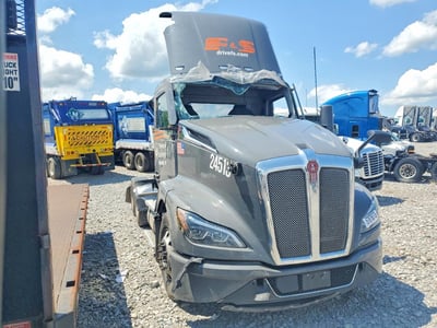 1XKYDK9X4RJ****** 2024 Kenworth T680