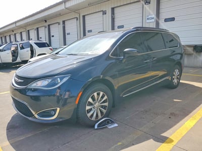 2C4RC1BG9HR****** 2017 Chrysler Pacifica