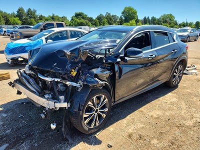 SJKCH5CR9HA****** 2017 Infiniti QX30