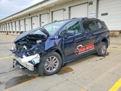 5TDKRKEC7TS****** 2026 Toyota Sienna
