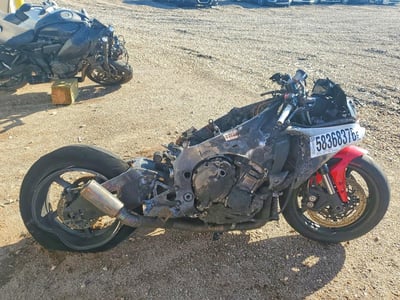 2016 Yamaha YZF-R1