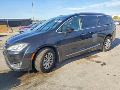 2C4RC1BG7KR****** 2019 Chrysler Pacifica