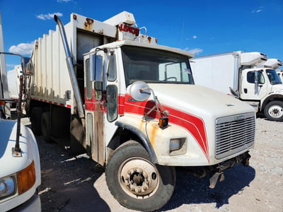 1FVABXBS81H****** 2001 Freightliner FL80