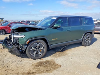 7PDSGABA8PN****** 2023 Rivian R1S