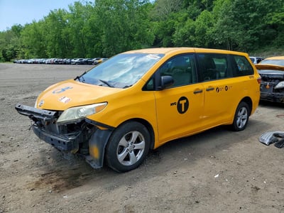 5TDZZ3DC2HS****** 2017 Toyota Sienna