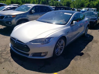 5YJSA1E24FF****** 2015 Tesla Model S