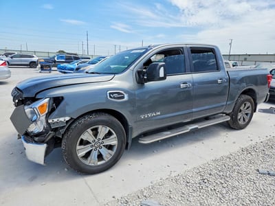 1N6AA1E66HN****** 2017 Nissan Titan