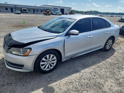 1VWAH7A35DC****** 2013 Volkswagen Passat