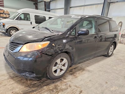 5TDKK3DC3BS****** 2011 Toyota Sienna