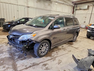 5TDYZ3DC6KS****** 2019 Toyota Sienna