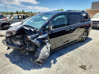5TDXZ3DC8HS****** 2017 Toyota Sienna