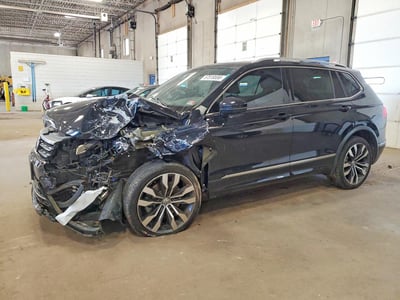 3VV4B7AX1KM****** 2019 Volkswagen Tiguan
