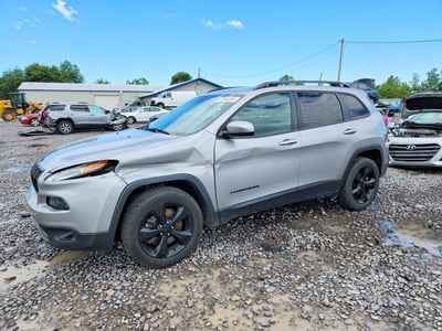 1C4PJLCB0JD****** 2018 Jeep Cherokee