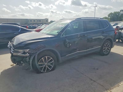 3VV3B7AX5LM****** 2020 Volkswagen Tiguan