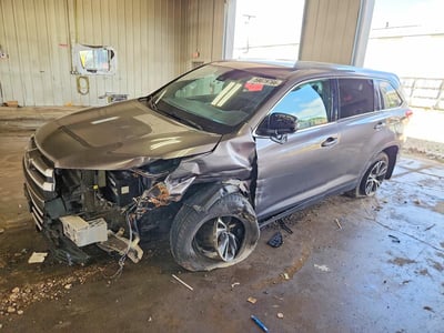 5TDBZRFH3KS****** 2019 Toyota Highlander