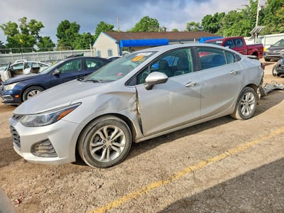 1G1BE5SM6K7****** 2019 Chevrolet Cruze