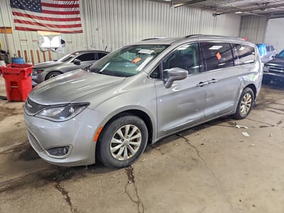 2C4RC1BG3HR****** 2017 Chrysler Pacifica