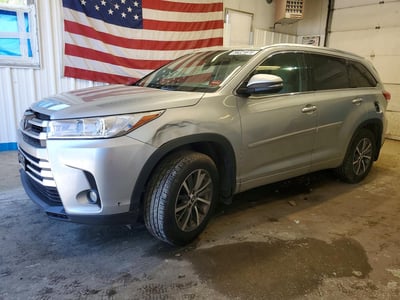 5TDJZRFH1HS****** 2017 Toyota Highlander