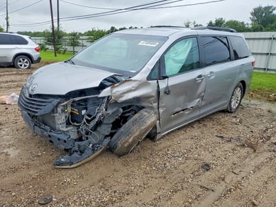 5TDYK3DCXFS****** 2015 Toyota Sienna