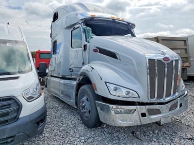 1XPBDP9X3ND****** 2022 Peterbilt 579