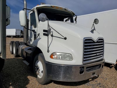 1M1AW07Y2CM****** 2012 Mack CXU (pinnacle)