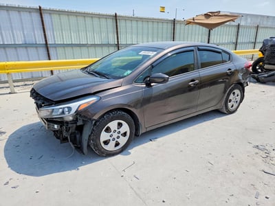 3KPFL4A73JE****** 2018 Kia Forte