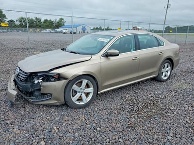 1VWBV7A3XFC****** 2015 Volkswagen Passat