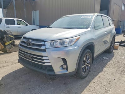 5TDJZRFH7KS****** 2019 Toyota Highlander