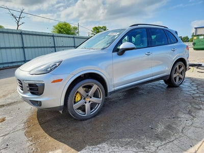 WP1AA2A2XHK****** 2017 Porsche Cayenne
