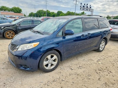 5TDKK3DC7CS****** 2012 Toyota Sienna