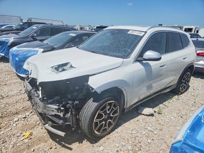 WBX73EF02R5****** Salvamento y Destrozados 2024 BMW X1 en Lincoln