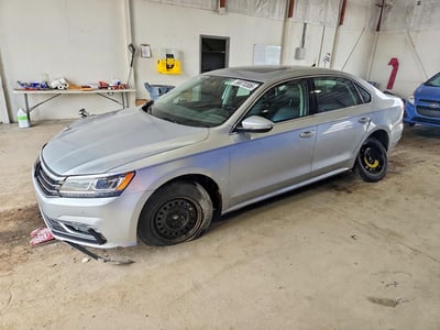 1VWBA7A33JC****** 2018 Volkswagen Passat