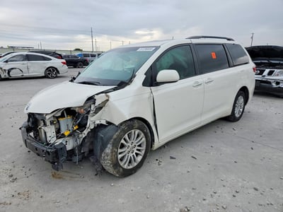 5TDYK3DC1FS****** 2015 Toyota Sienna
