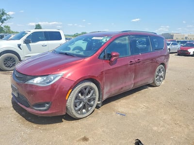2C4RC1BG2JR****** 2018 Chrysler Pacifica