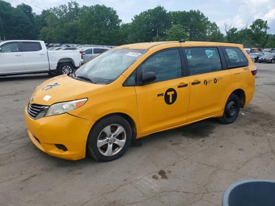 5TDZZ3DC2HS****** 2017 Toyota Sienna