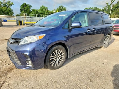 5TDYZ3DC7JS****** 2018 Toyota Sienna
