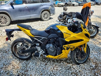 JS1EM13BXR7****** 2024 Suzuki GSX-8R