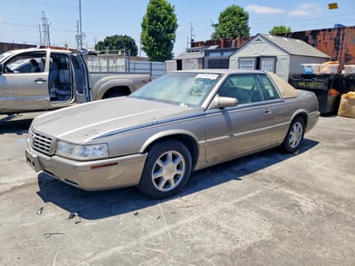 1G6ET12942B****** 2002 Cadillac Eldorado