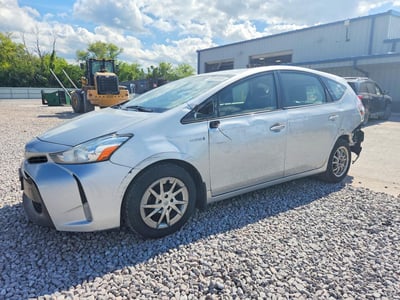 JTDZN3EU1HJ****** 2017 Toyota Prius V