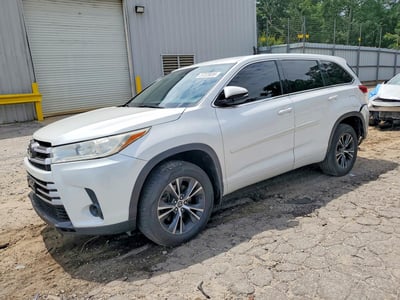 5TDBZRFH9JS****** 2018 Toyota Highlander