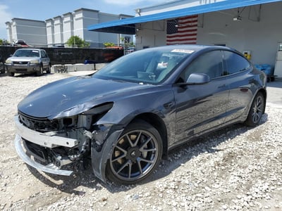 5YJ3E1EA8NF****** 2022 Tesla Model 3