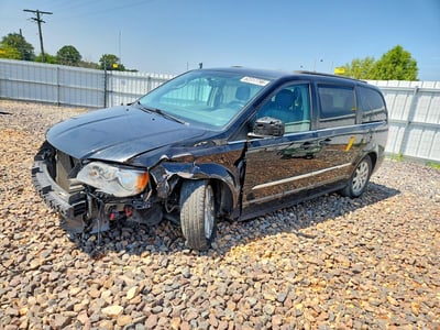 2C4RC1BG1GR****** 2016 Chrysler Town & Country