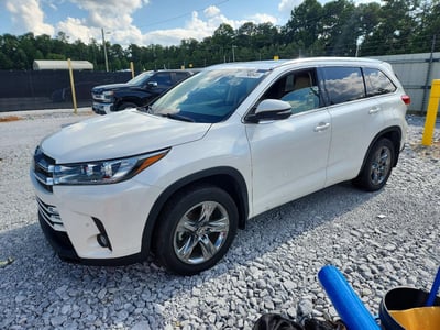 5TDDZRFH5JS****** 2018 Toyota Highlander
